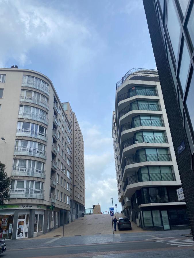 Portofino - Luxe Appartement Met Lateraal Zeezicht オステンド エクステリア 写真
